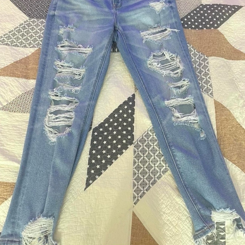American Eagle Mom Jeans